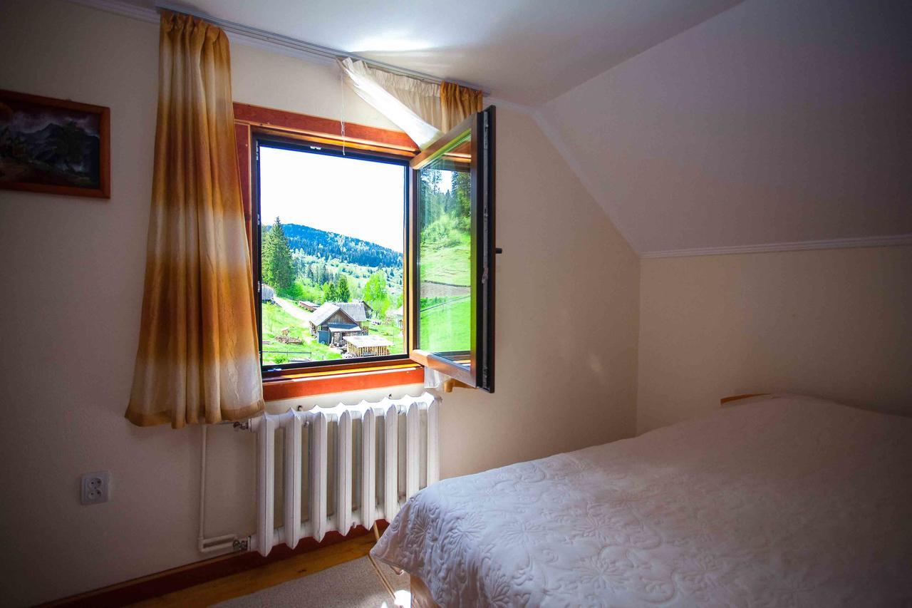 Hotel Lisoviy Zatyshok, Z Vidkrutum Litnim Baseynom Slavske Esterno foto