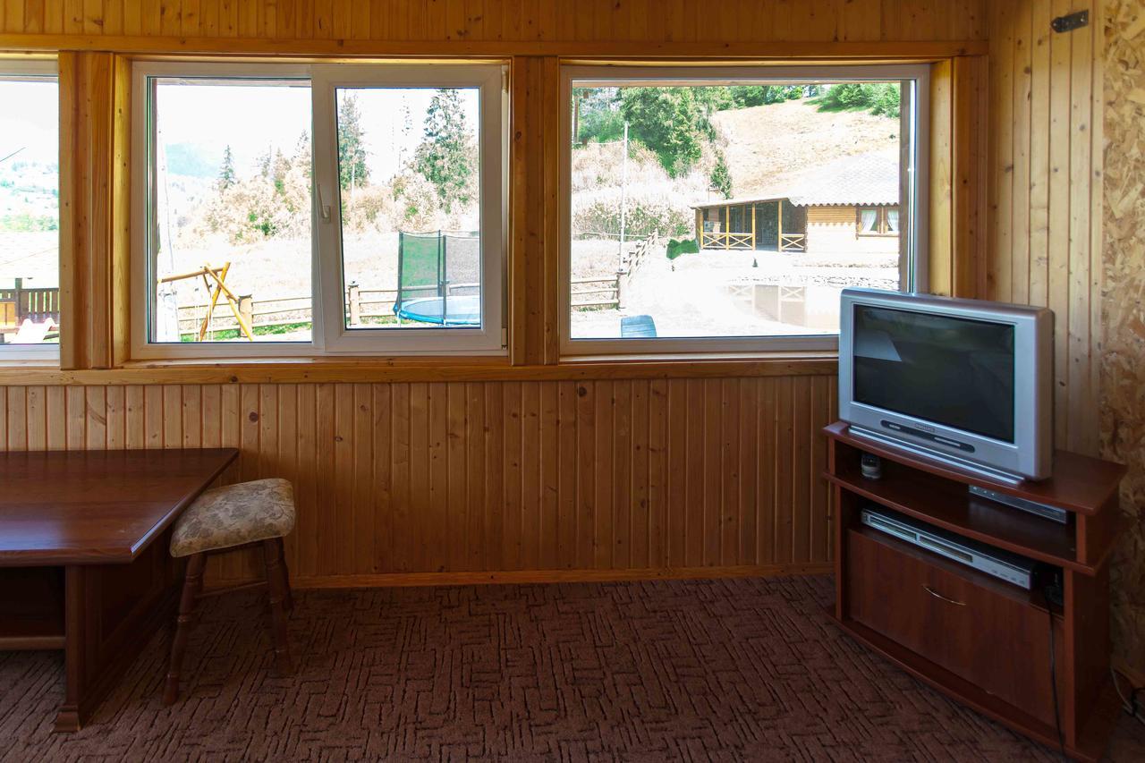 Hotel Lisoviy Zatyshok, Z Vidkrutum Litnim Baseynom Slavske Esterno foto