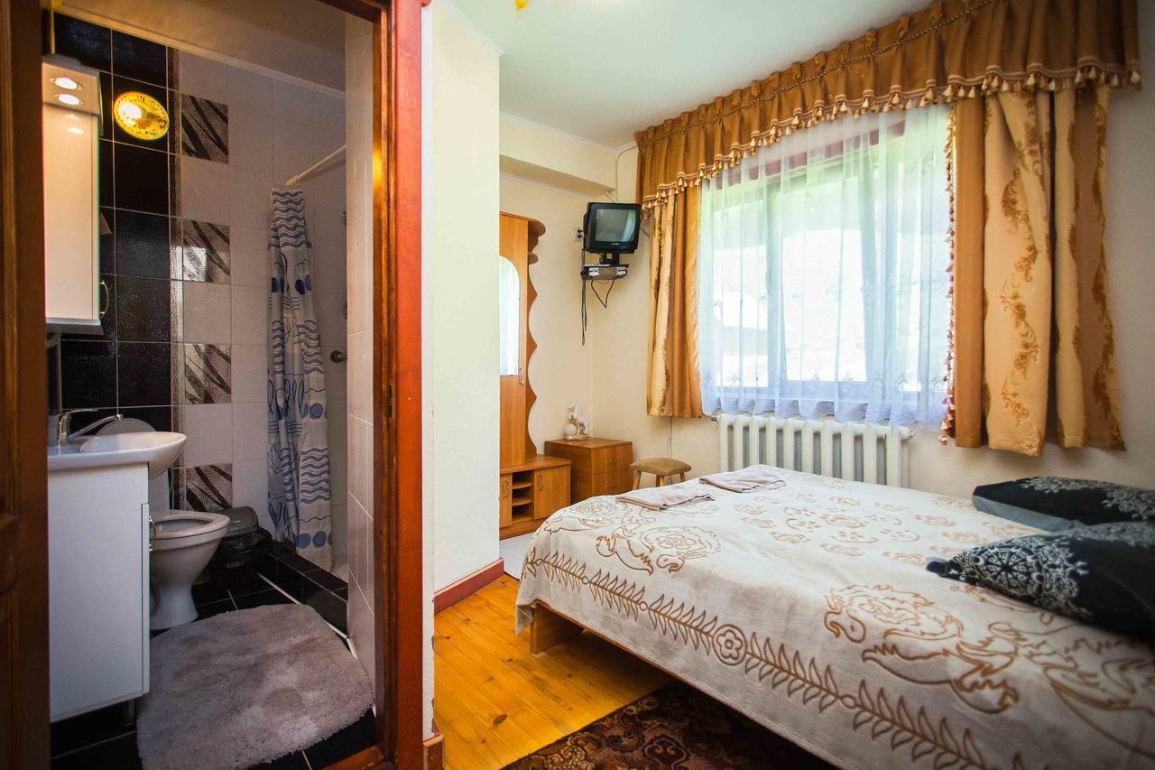 Hotel Lisoviy Zatyshok, Z Vidkrutum Litnim Baseynom Slavske Esterno foto