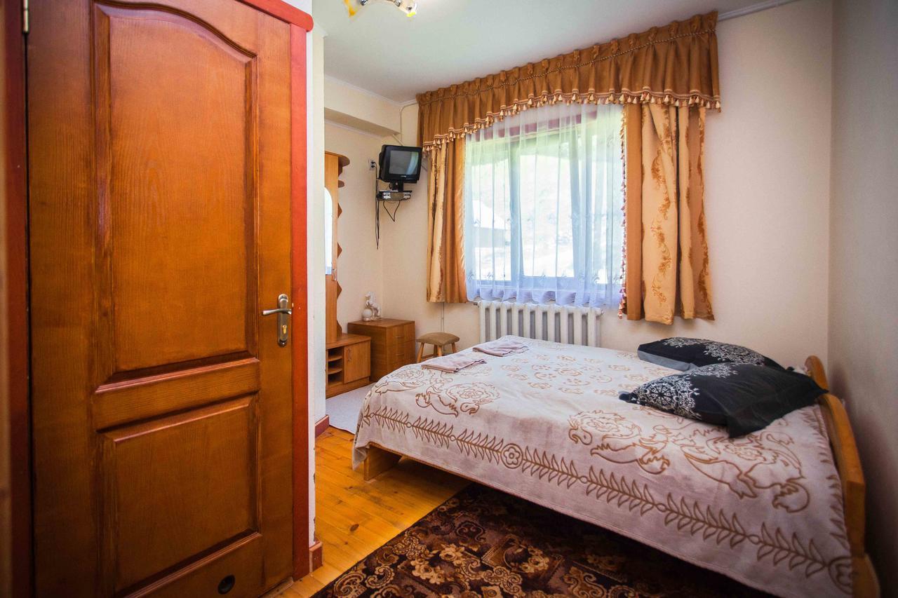 Hotel Lisoviy Zatyshok, Z Vidkrutum Litnim Baseynom Slavske Esterno foto