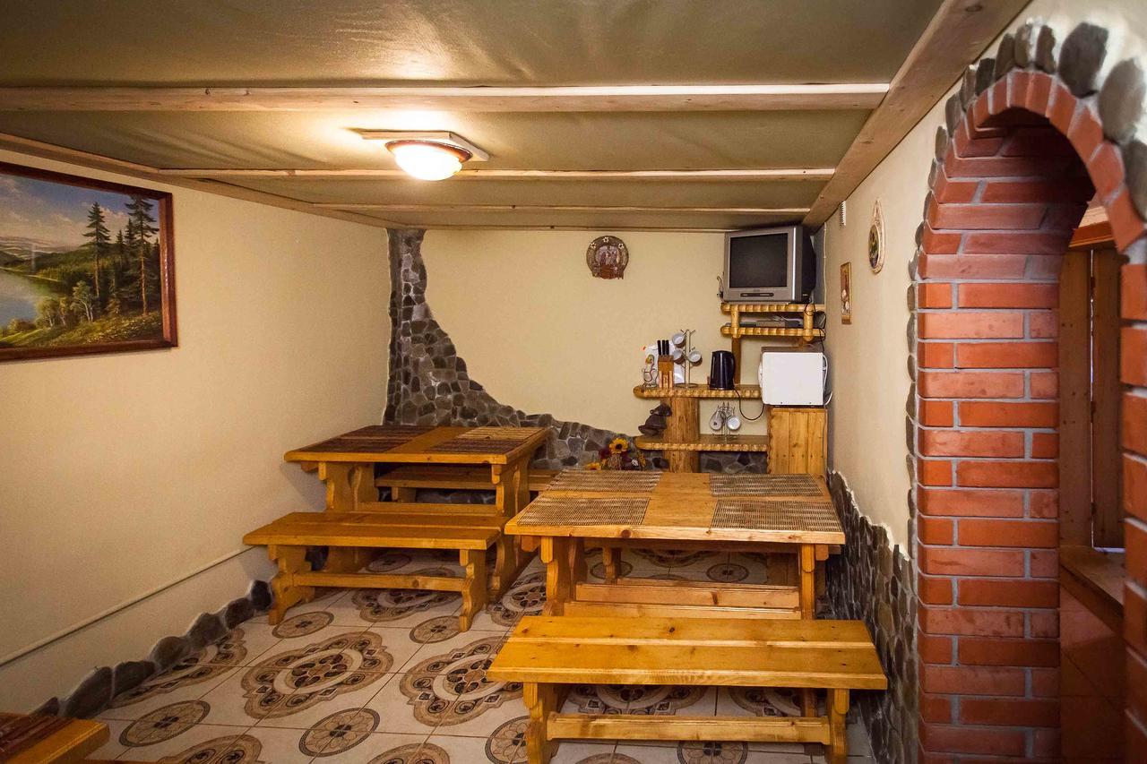 Hotel Lisoviy Zatyshok, Z Vidkrutum Litnim Baseynom Slavske Esterno foto