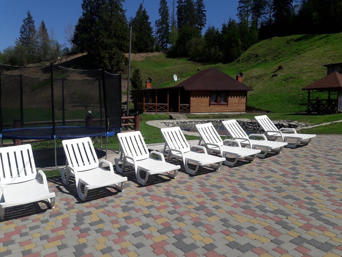 Hotel Lisoviy Zatyshok, Z Vidkrutum Litnim Baseynom Slavske Esterno foto